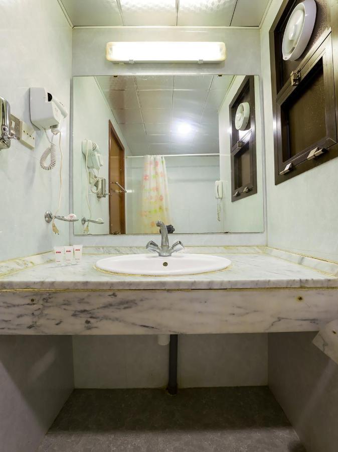 Oyo 339 Vienna Hotel Dubai Bagian luar foto